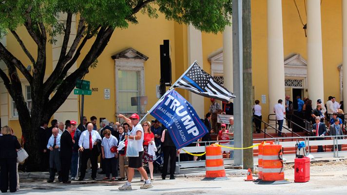 Telediario 1 - Raúl Castro responde a Trump