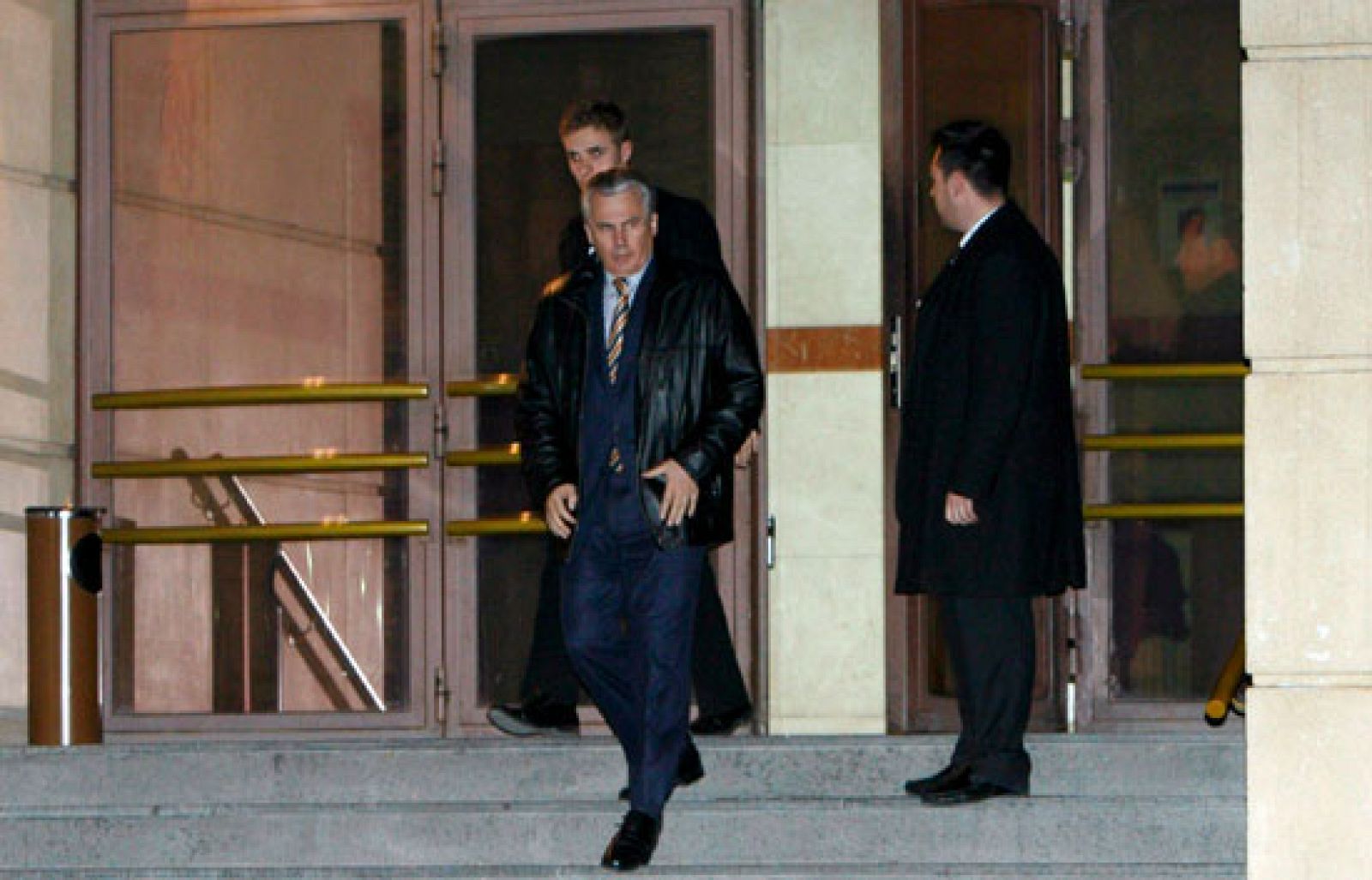 El juez de la Audiencia Nacional Baltasar Garzón continúa investigando la supuesta trama de corrupción | Ver