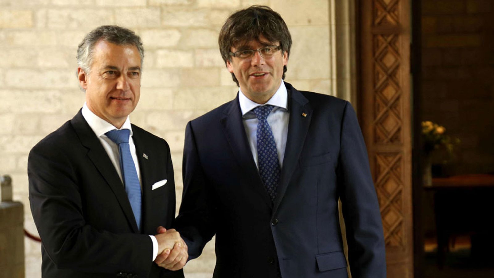 Puigdemont y Urkullu defienden la reforma de la ley para que Cataluña y el Pais Vasco decidan su futuro