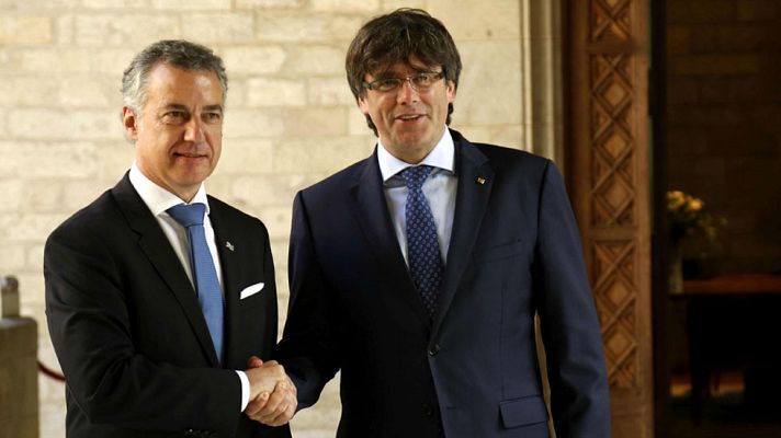 Telediario 1 - Puigdemont y Urkullu defienden la reforma de la ley para que Cataluña y el Pais Vasco decidan su futuro