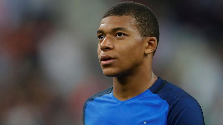 Telediario 1 - Florentino no descarta el fichaje de Mbappé