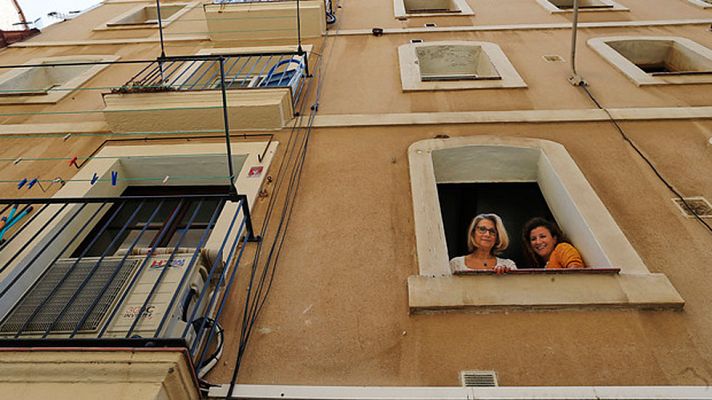 Telediario 1 - Entre un 10 y un 15% de los alquileres turísticos ilegales de Barcelona podrían formar parte de redes de realquiler