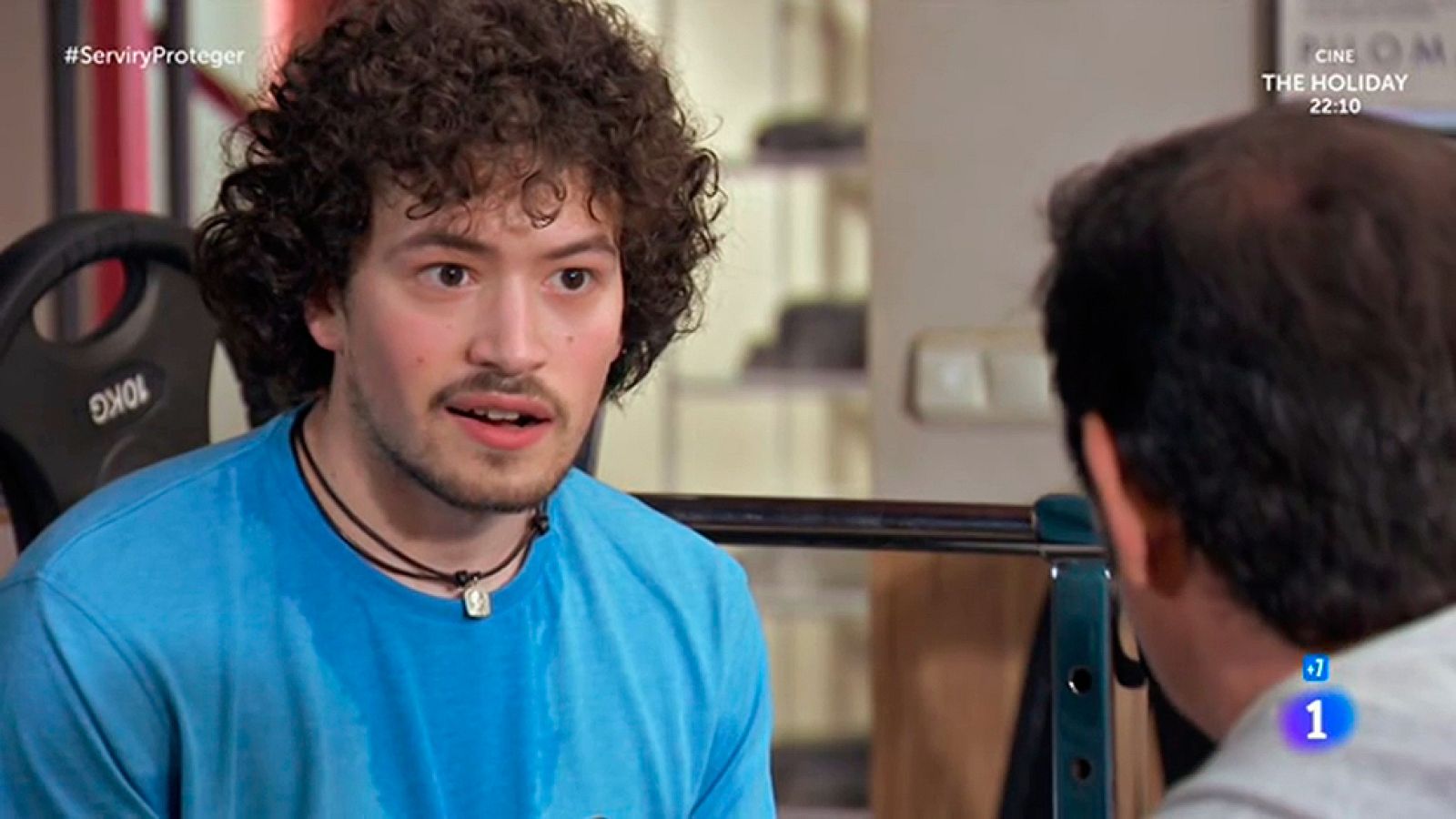 Servir y proteger - Eugenio le confiesa a Max que es virgen