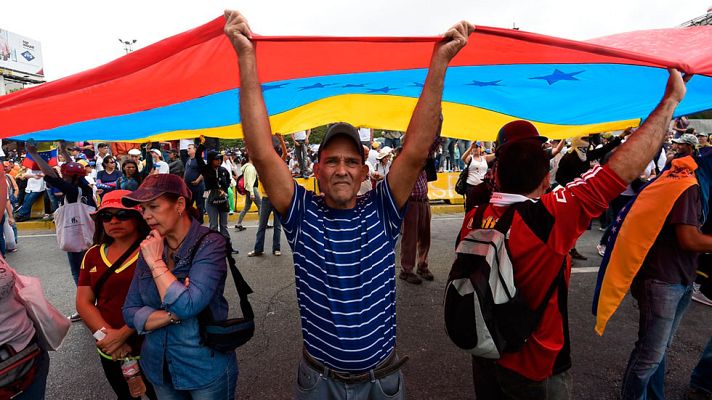 Telediario 1 - Se cumplen 85 días de protestas en Venezuela y tanto chavistas como opositores vuelven a salir hoy a la calle