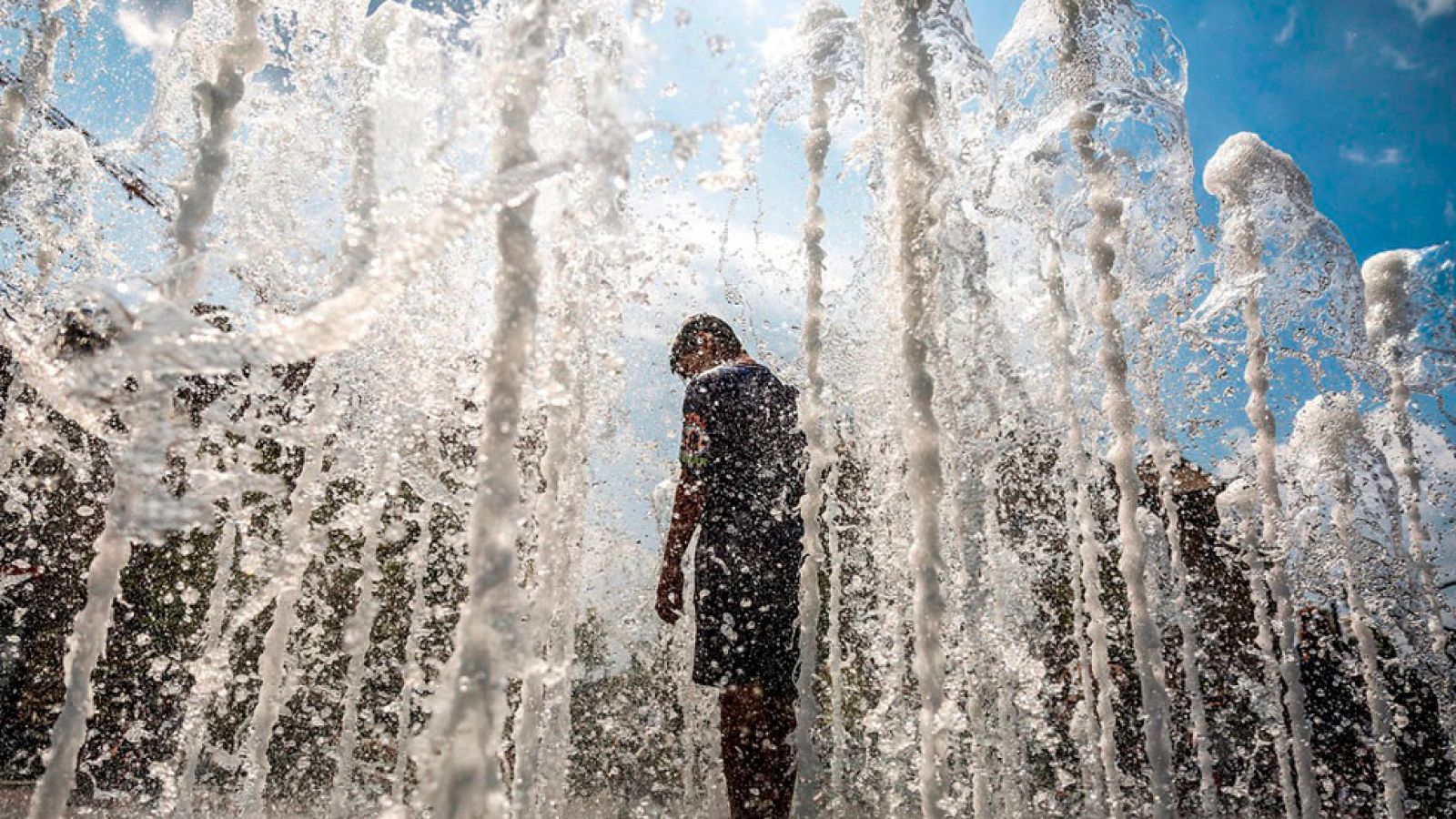 Chubascos o tormentas fuertes y granizo en el tercio norte peninsular.