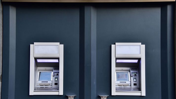 Telediario 1 - Italia destinará unos 17.000 millones de euros de dinero público para el rescate de los bancos Banca Popolare di Vicenza y Veneto Banca.