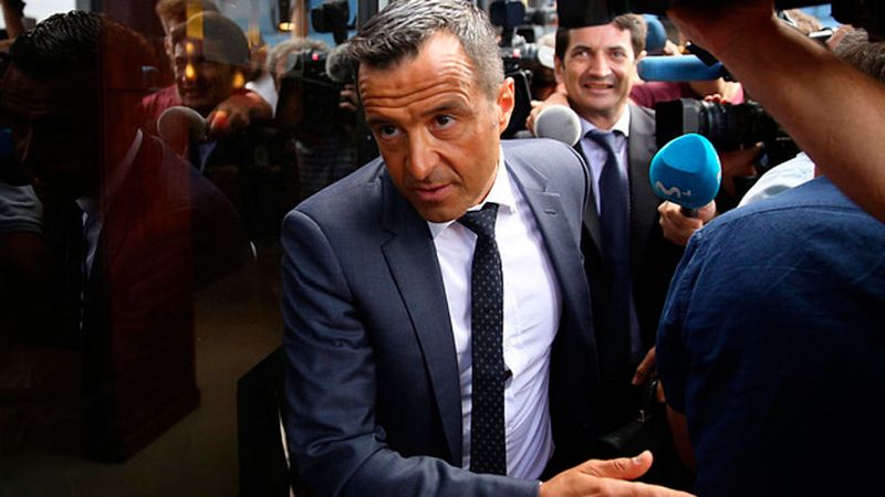 Jorge Mendes es el agente de futbolistas que más dinero gana en el mundo, 85 millones de euros al año solo en comisiones, según la revista Forbes