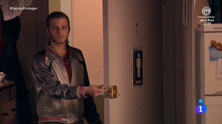 Servir y proteger - Jairo descubre a Paty y Rober abrazándose