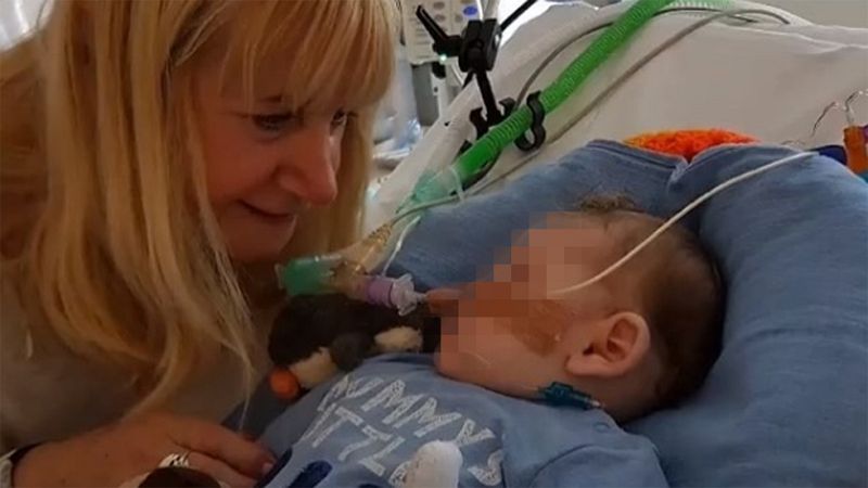 Bruselas aprueba la decisión británica de aplicar la eutanasia a un bebe de diez meses