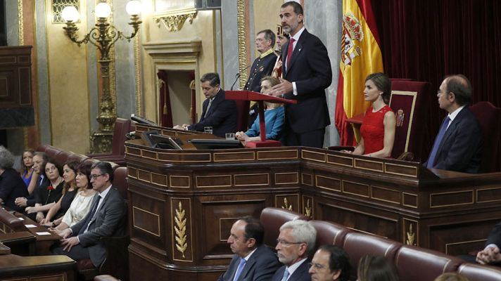 Telediario 1 - La ausencia del rey Juan Carlos I en el 40 aniversario de las elecciones del 77, lo más comentado en el Congreso