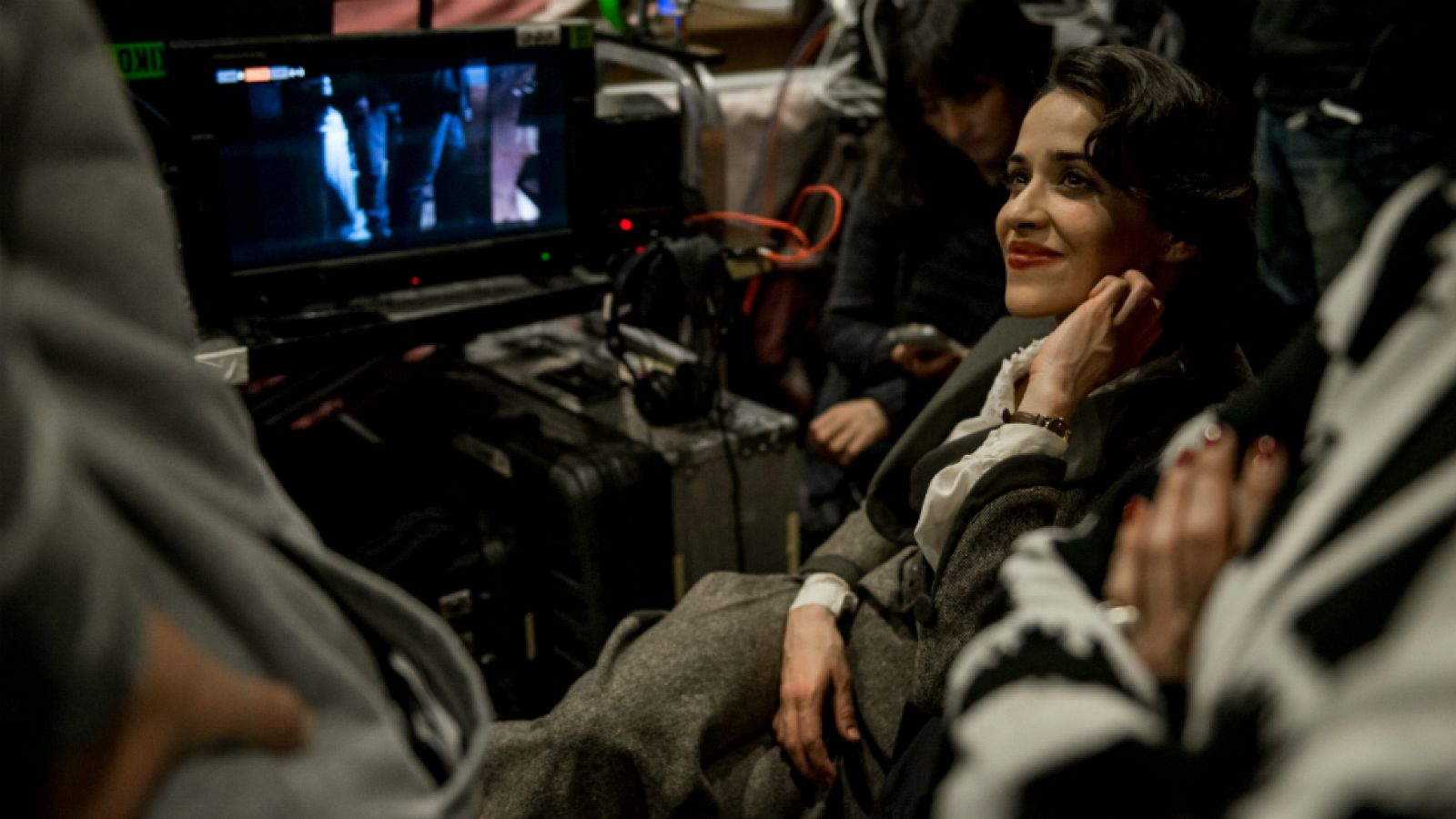 El Ministerio del Tiempo - Macarena García nos habla de la relación de la joven Mendieta con Irene Larra