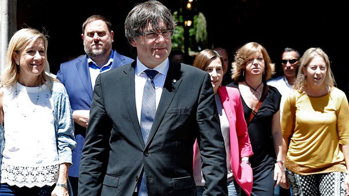 Telediario 1 - C's y PP critican el acto independentiscas con alcaldes de Puigdemont