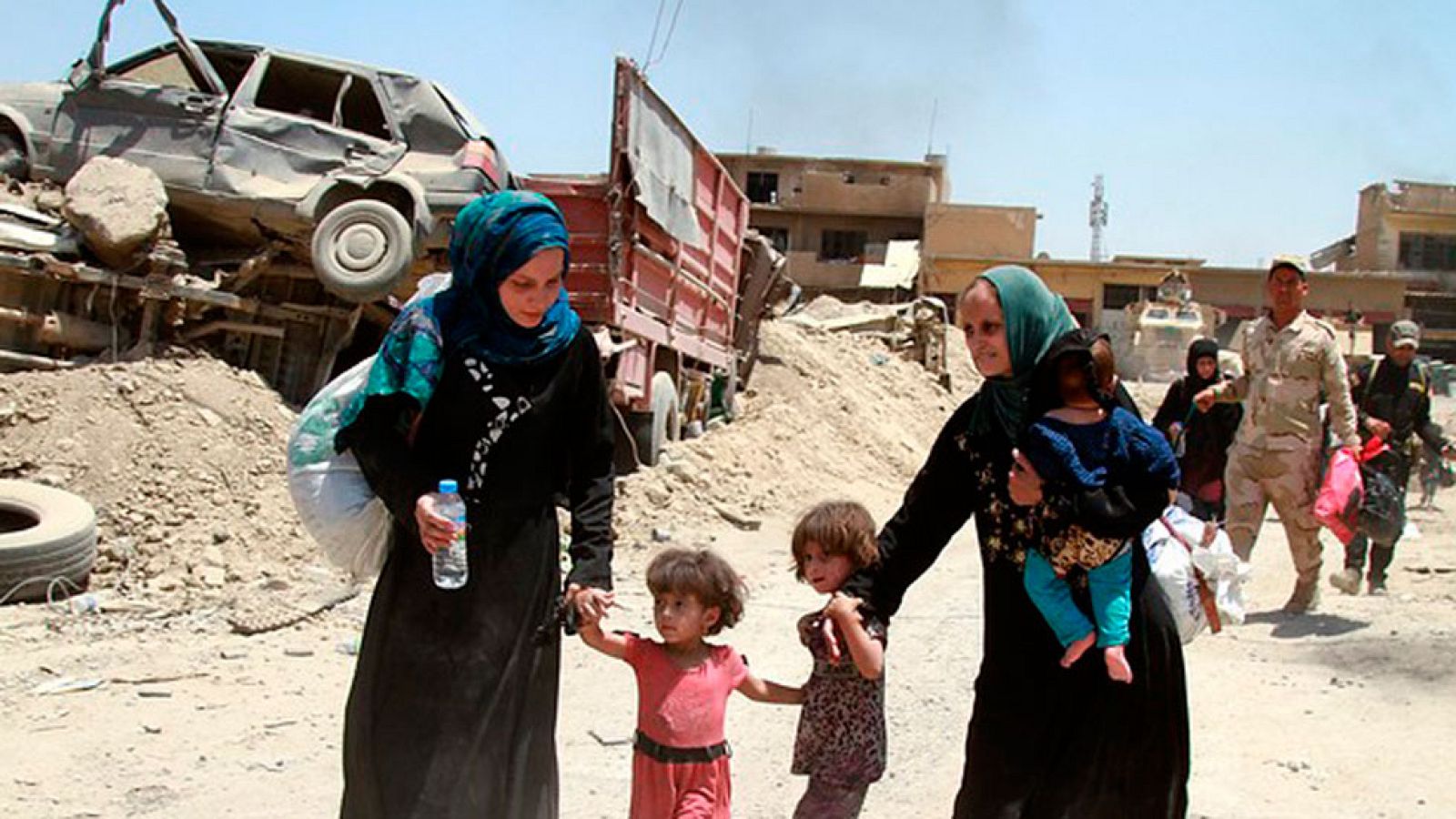 El ejército iraquí apoyado por las milicias kurdas y chiíes siguen combatiendo en el centro de Mosul contra el último reducto yihadista