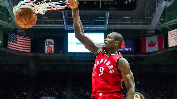 Telediario 1 - Ibaka renueva con los Raptors