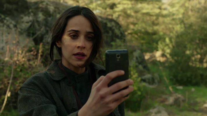 El Ministerio del Tiempo - Lola Mendieta salva la vida a la patrulla