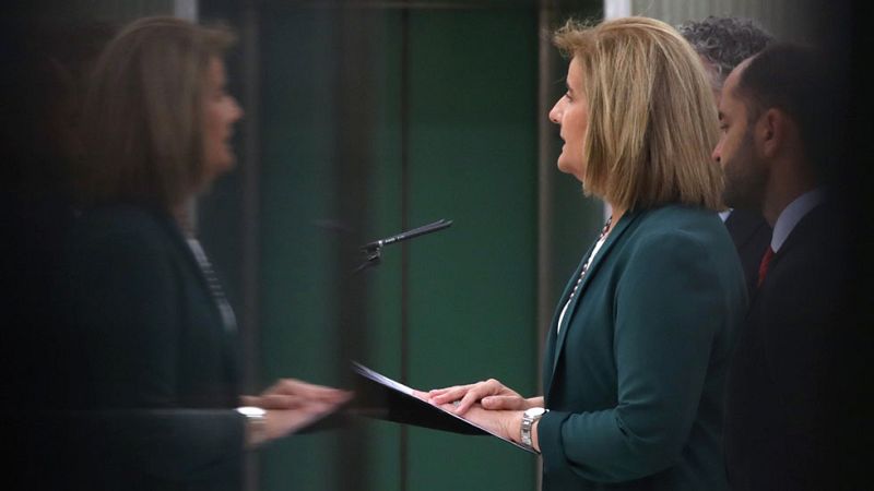 Fátima Báñez, cree que ha llegado el momento de que los salarios suban