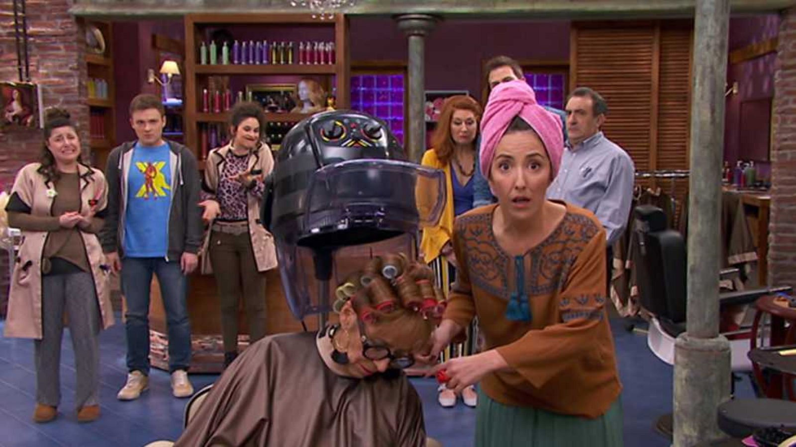 La peluquería - El último día de Aurelia - ver ahora