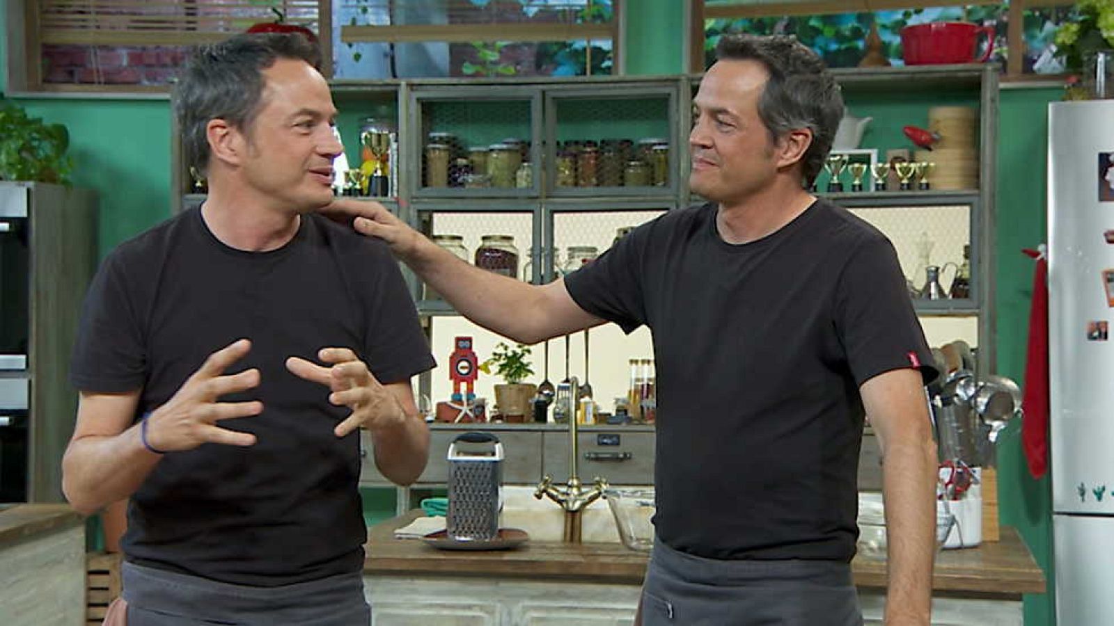 Torres en la cocina - Pastel de pollo y helado casero - ver ahora