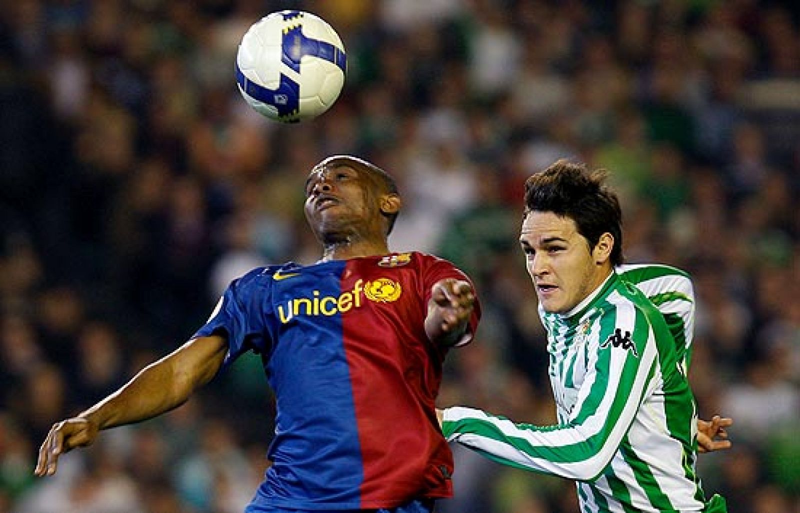 Eto'o salva al Barcelona | Ver