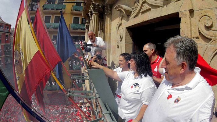  - El chupinazo da la bienvenida a los Sanfermines 2017