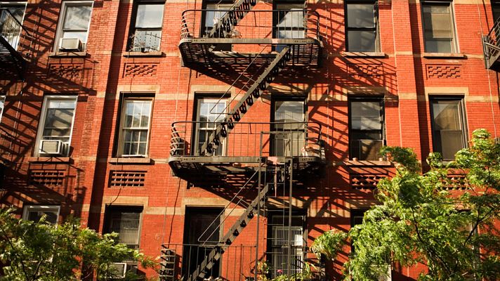 Telediario 1 - Casi cuatro de cada diez españoles usan viviendas turísticas para sus vacaciones