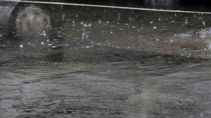 Telediario 1 - Nueve provincias españolas están en aviso naranja por fuertes tormentas