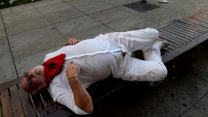Telediario 1 - Cualquier sitio en bueno para dormir en San Fermín