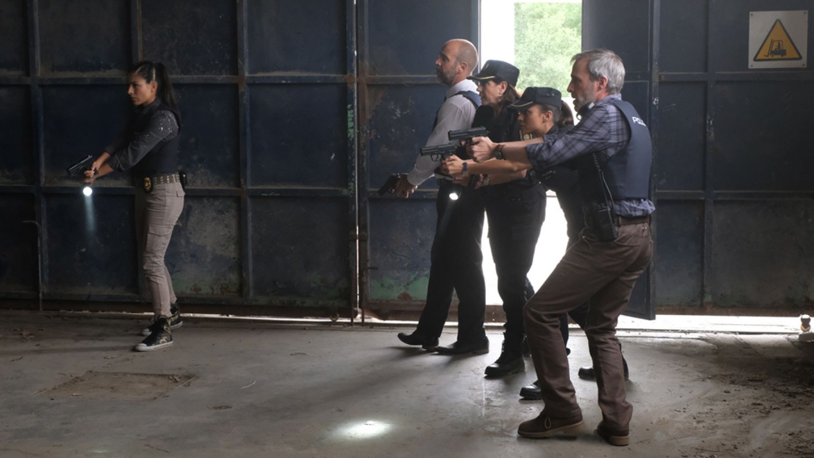 Servir y Proteger - Promo: Lo que buscan está muy cerca