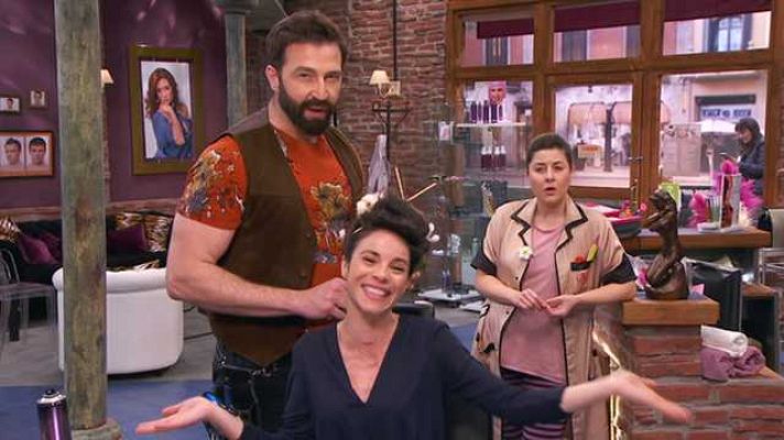 La peluquería - El peinado de Rebeca