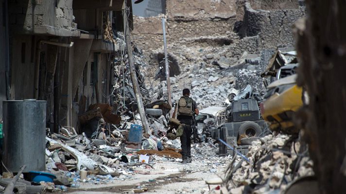 Telediario 1 - La batalla final por el casco antiguo de Mosul cuesta la vida a más de 1.000  combatientes del Dáesh