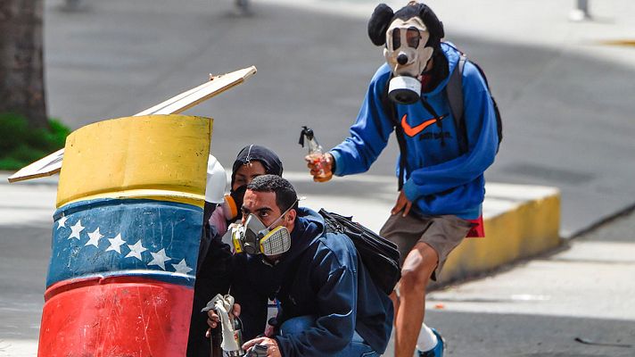 Telediario 1 - Muere un menor en otra jornada de protestas en Venezuela