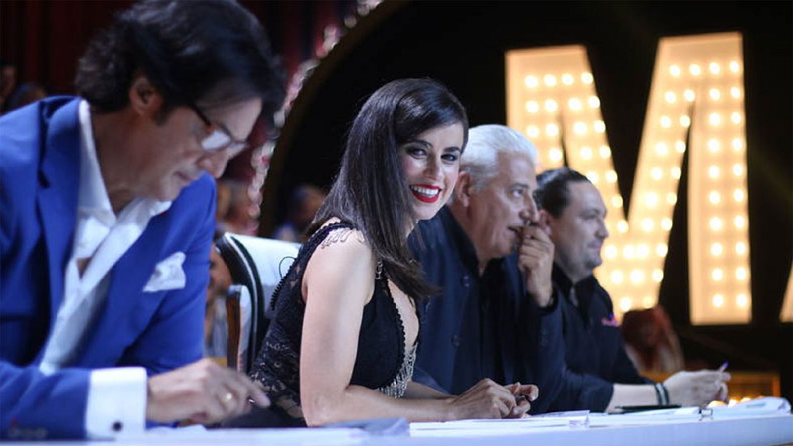 Te mostramos en exclusiva la sorpresiva aparición del Mag Lari al arranque de 'Pura Magia'.