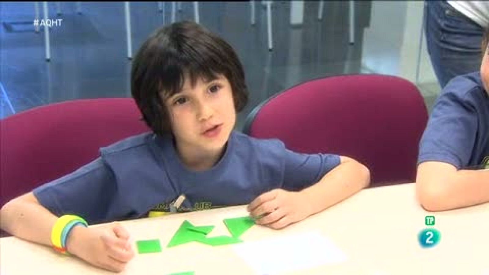 El talento técnico de las chicas - Aquí hay trabajo | Ver