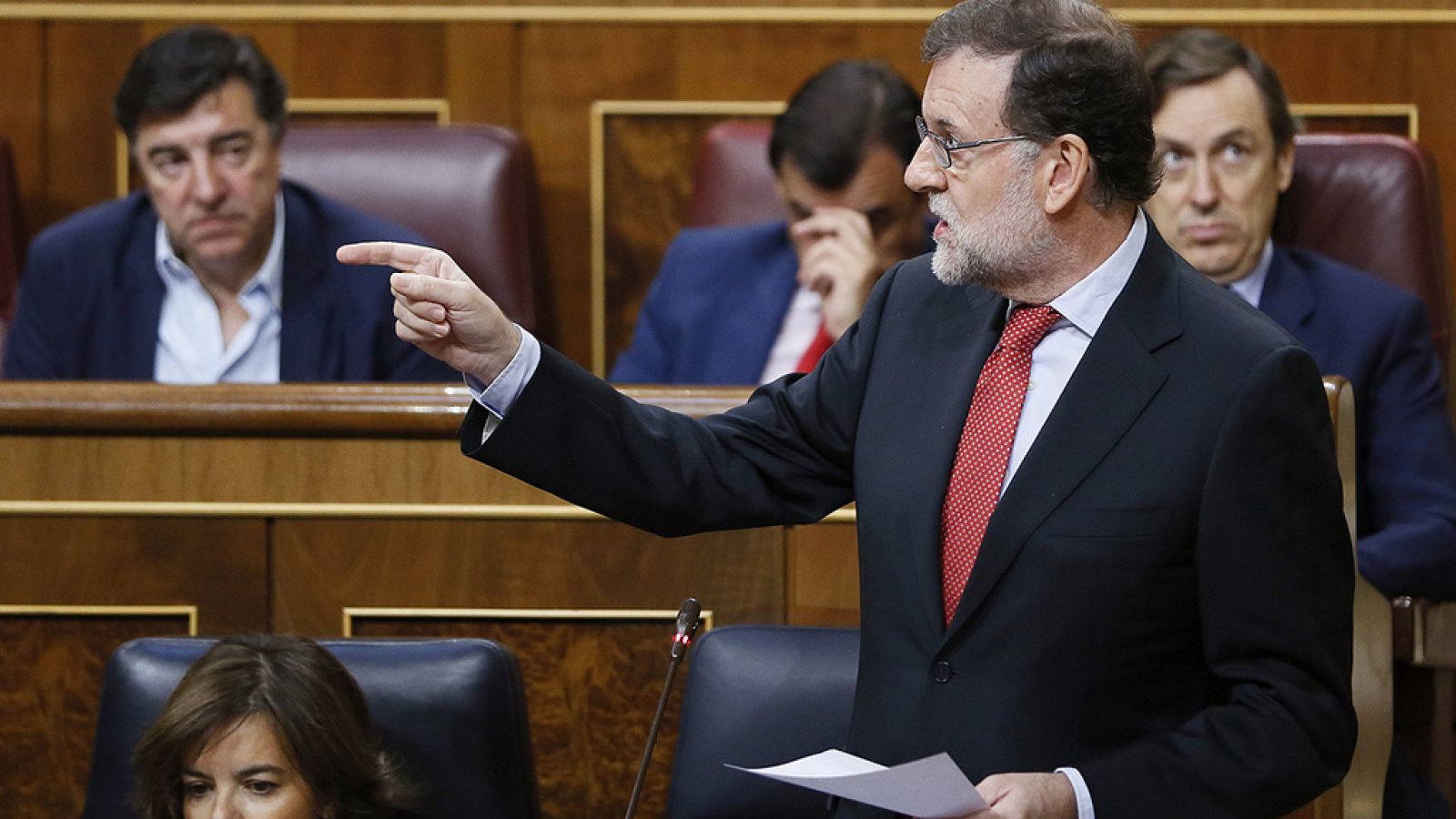 Rajoy asegura que las reprobaciones a Montoro y Catalá "no le obligan a tomar ninguna decisión"