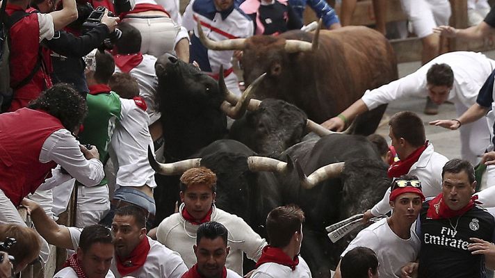 San Fermín - Los Miura han provocado mucho peligro al final del último encierro