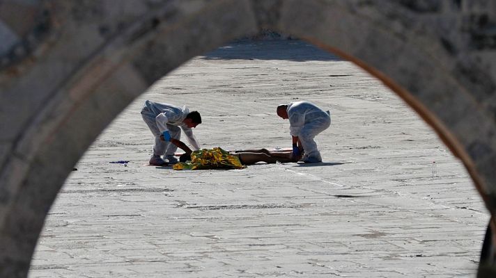 Telediario 1 - Un tiroteo deja cinco muertos en la Ciudad Vieja de Jerusalén