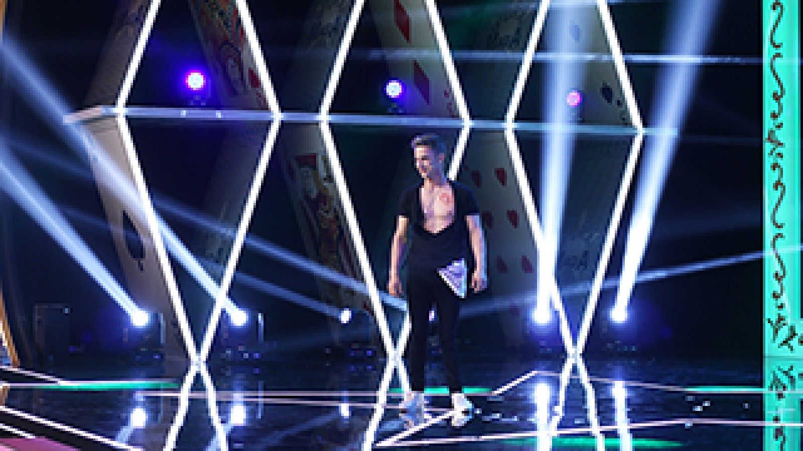 Pura Magia - ¡Galán y su número de cartas sorpende a la Maga Inés!