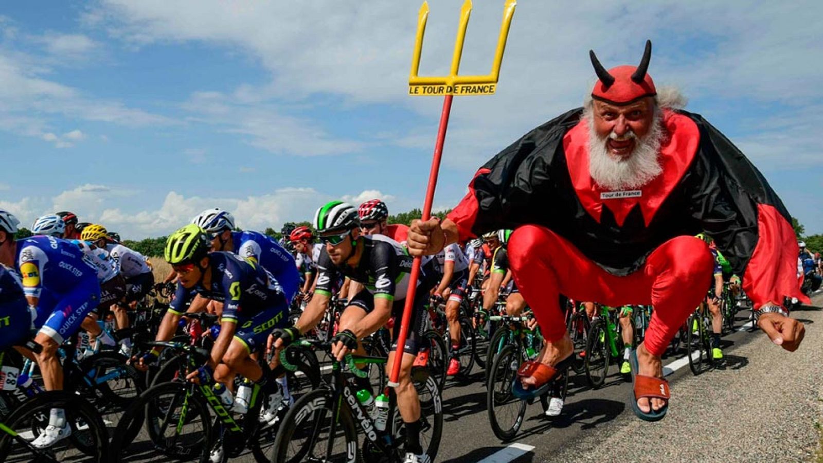 Tour 2017. Etapa 14. El 'diablo' Didi, un clásico del Tour de Francia que llegó desde Alemania | Ver