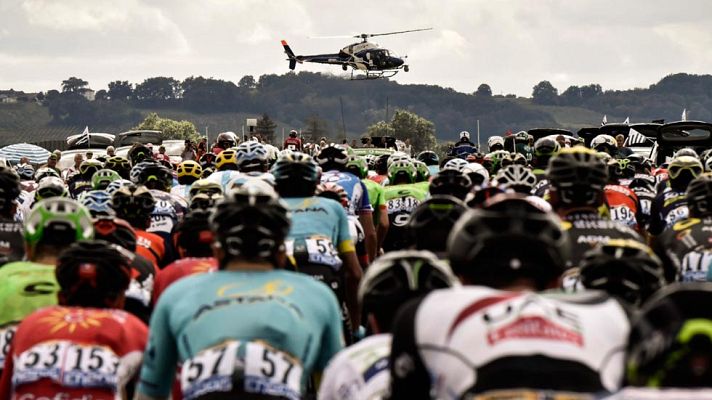 Telediario 1 - Un gran despliegue de medios integra la caravana del Tour
