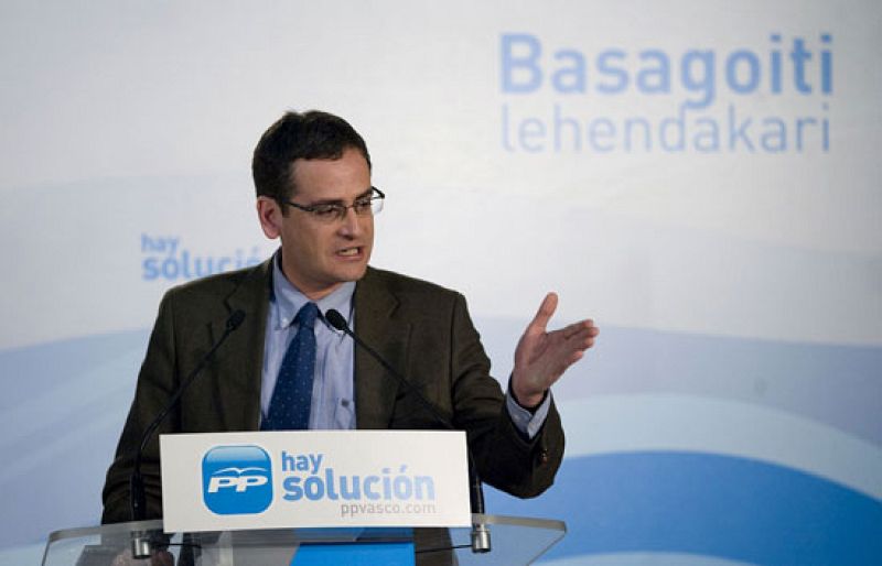 Un grupo de radicales intenta boicotear un acto de campaña PSOE en el País Vasco | Ver