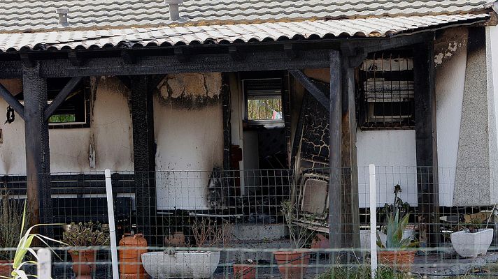 Telediario 1 - Un padre, su hija y un amigo de la familia mueren en el incendio de su vivienda en Vejer
