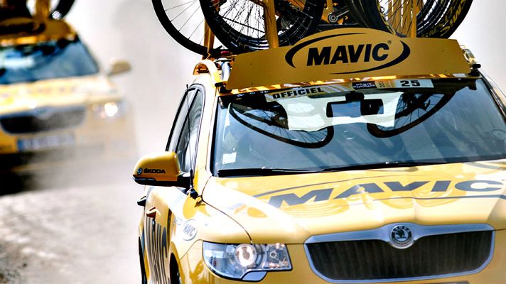 Tour de Francia - Tour 2017 | Así es la fundamental labor de los asistentes en carrera