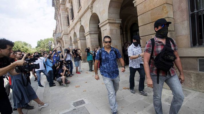 Informativo 24h - La Guardia Civil registra el Parlamento de Cataluña en busca de datos sobre el caso del 3% y el exconseller Gordó