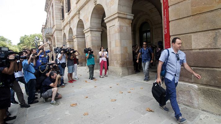 Telediario 1 - La Guardia Civil registra el Parlament de Cataluña por el caso del 3% en busca de datos sobre el exconseller Gordó