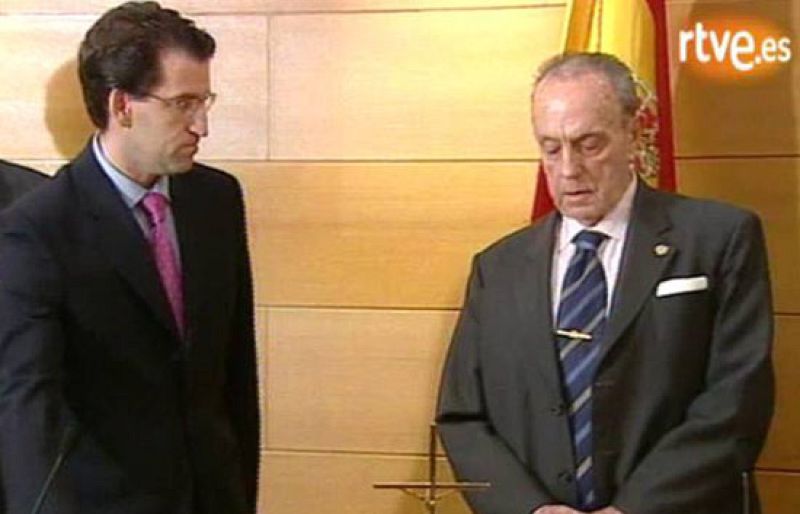 Toma de posesión en enero de 2003 de Alberto Núñez Feijóo como nuevo consejero de Política Territorial de la Xunta de Galicia - Fue noticia en el Archivo de RTVE | Ver