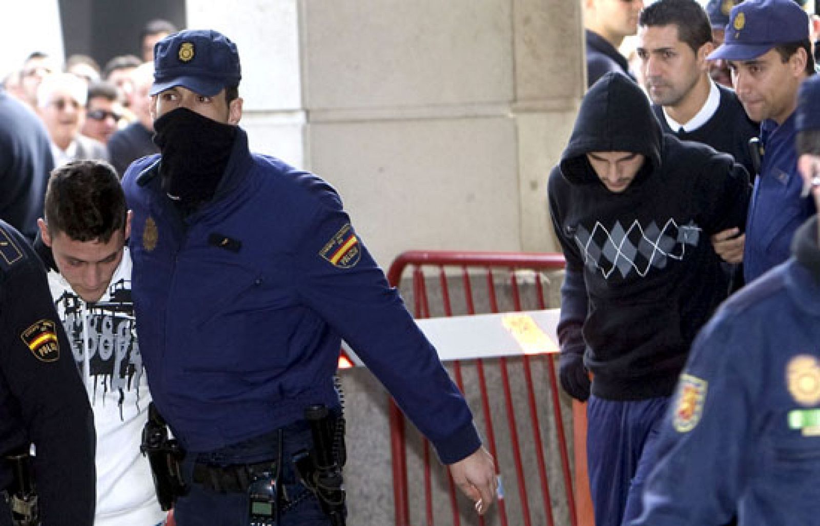 A la espera de que declare el cuarto detenido