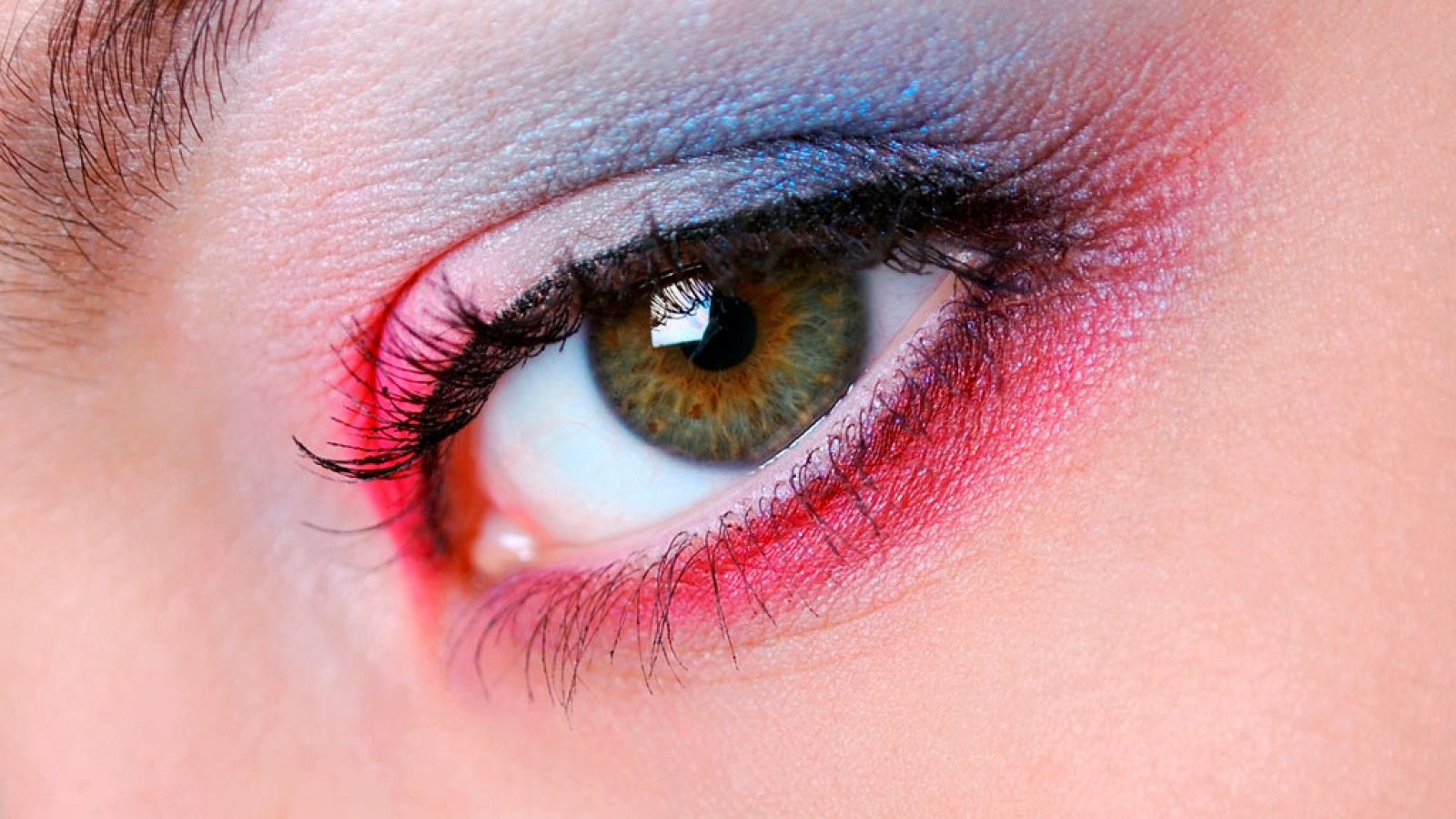 Algunos cosméticos incluyen sustancias que muchos científicos relacionan con problemas en la piel