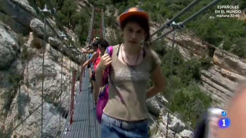 Comando actualidad - Besos al raso - Una escapada de vértigo