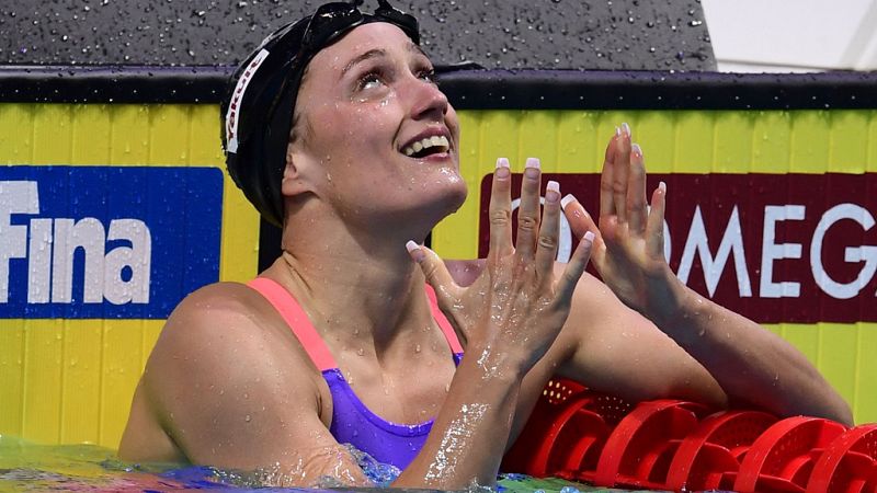 Mireia Belmonte completa la triple corona con su oro mundial en 200 mariposa | Ver