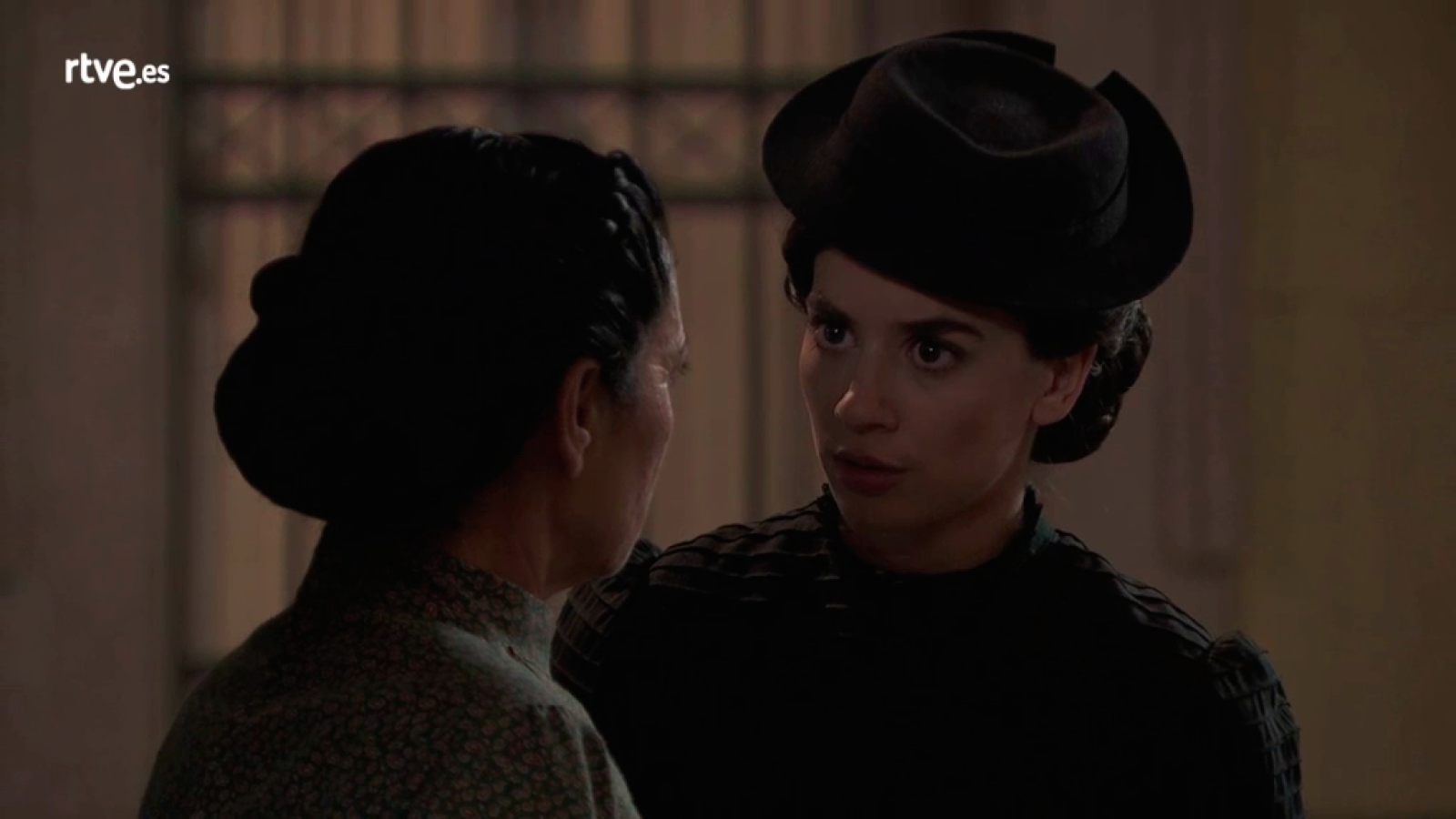 Acacias 38 - Teresa a Fabiana: "Sé que Cayetana es tu hija"